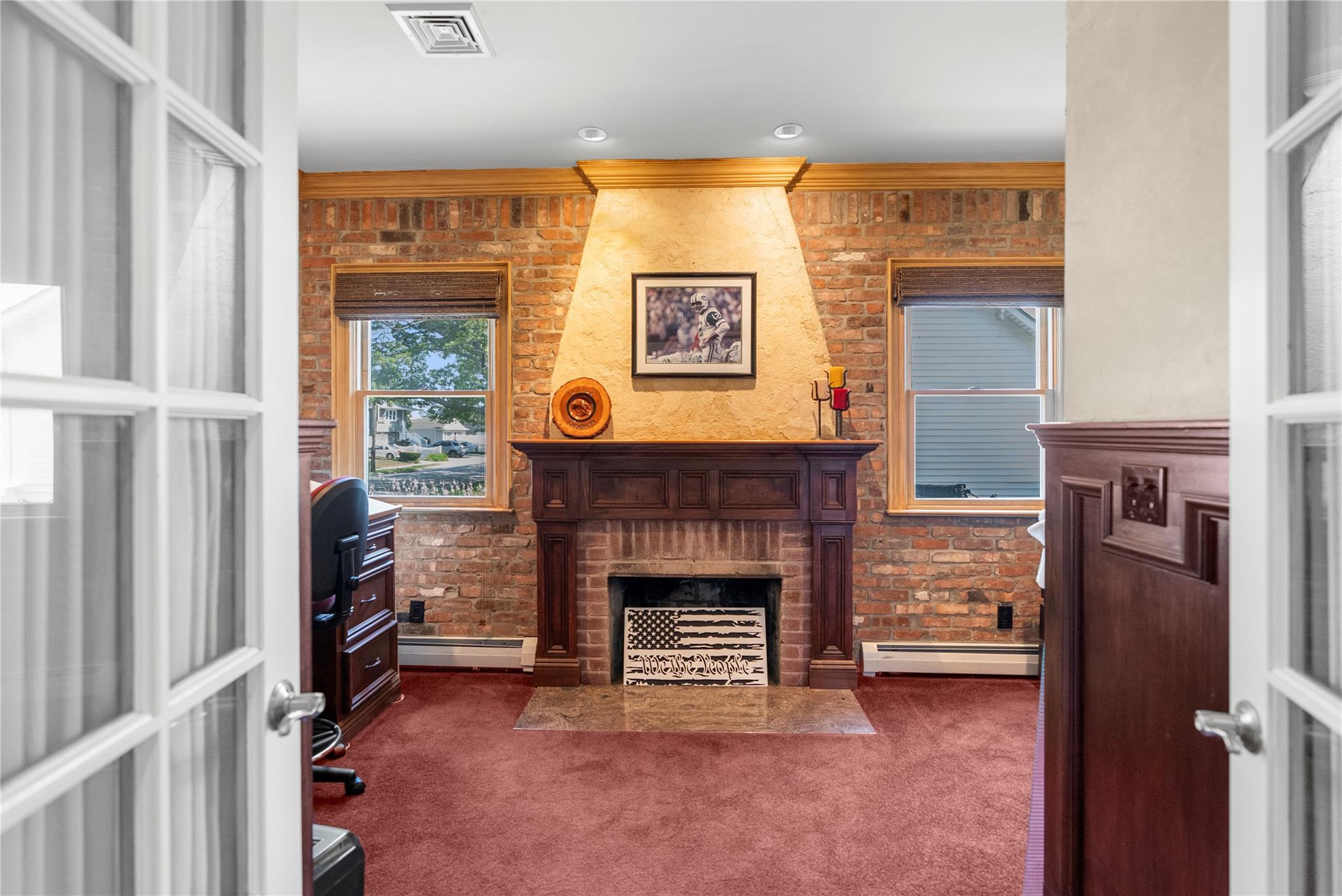 565 S 8th Street, Lindenhurst, NY 11757