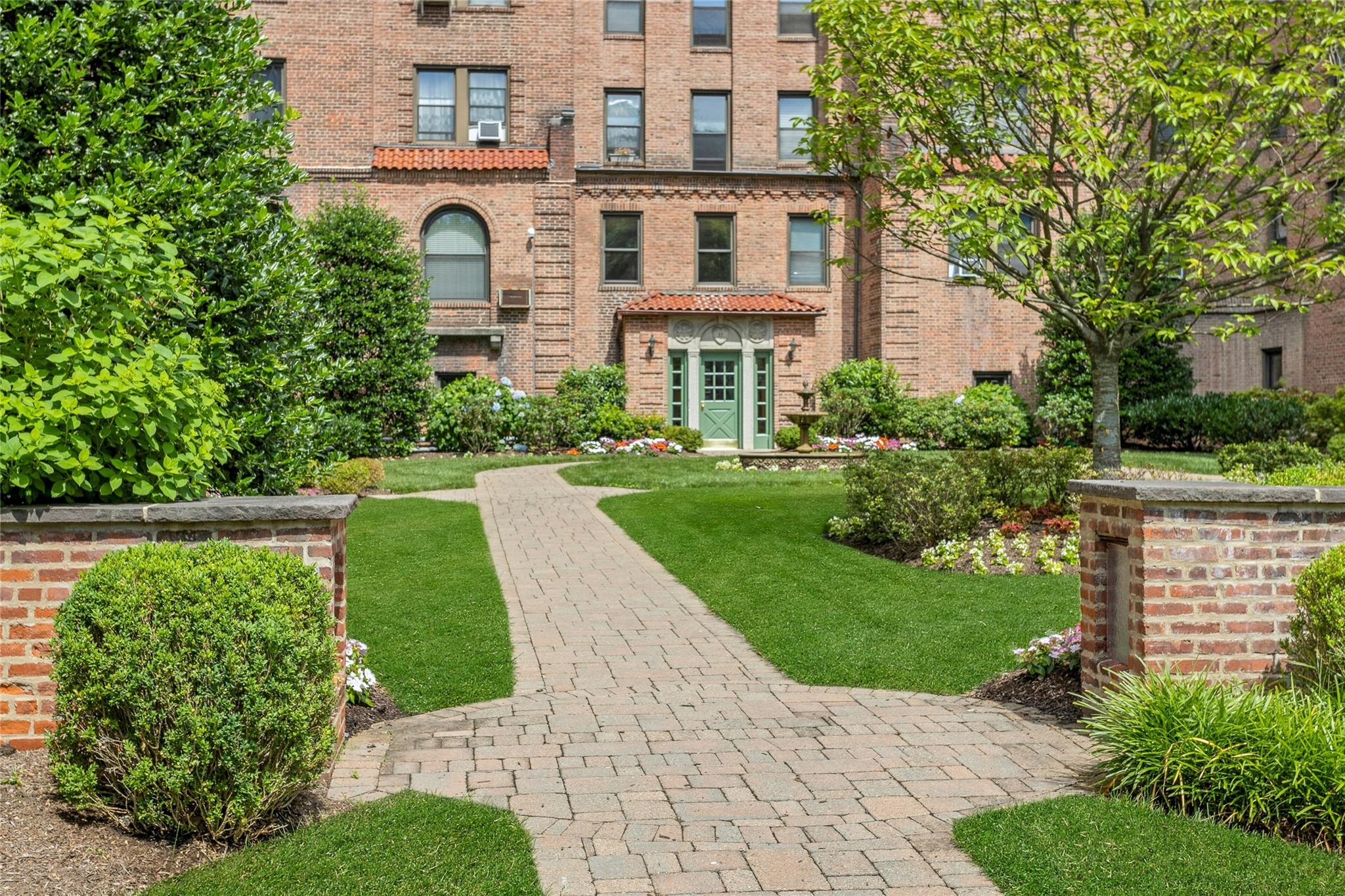 37 Central Avenue # 2G, Hartsdale, NY 10530