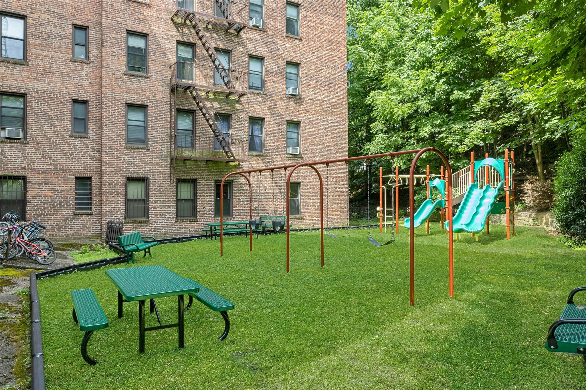 37 Central Avenue # 2G, Hartsdale, NY 10530