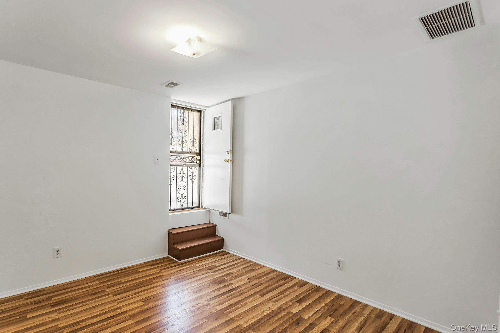 1274 Fteley Avenue, Bronx, NY 10472