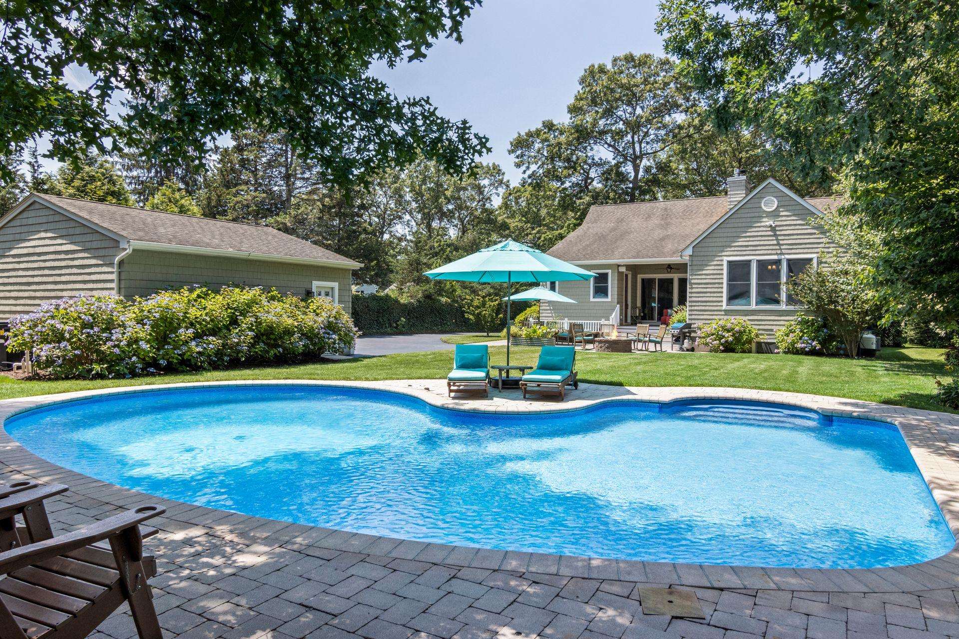 121 Main Avenue, Lake Grove, NY 11755