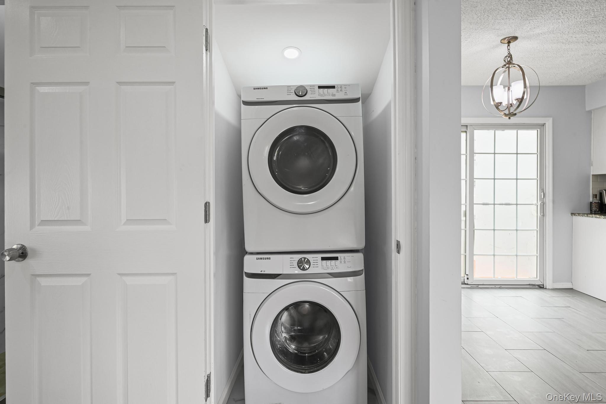 96 S Windhorst Avenue, Bethpage, NY 11714