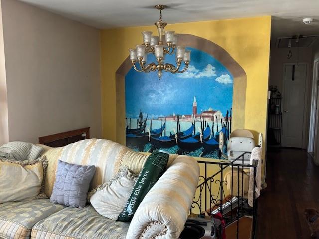 68 Knoll Street, Lindenhurst, NY 11757