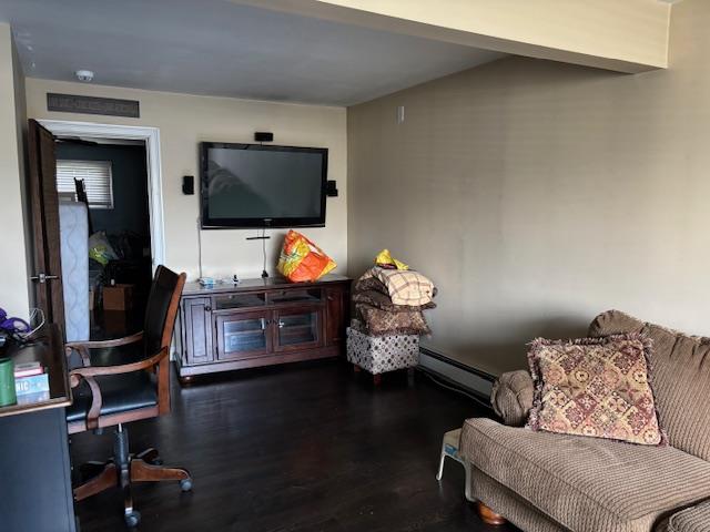 68 Knoll Street, Lindenhurst, NY 11757