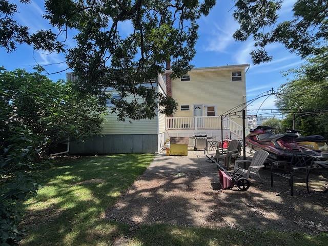 68 Knoll Street, Lindenhurst, NY 11757