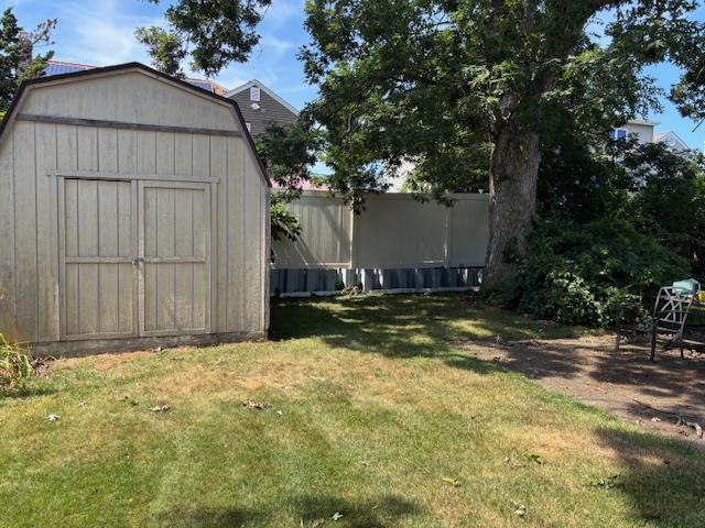 68 Knoll Street, Lindenhurst, NY 11757