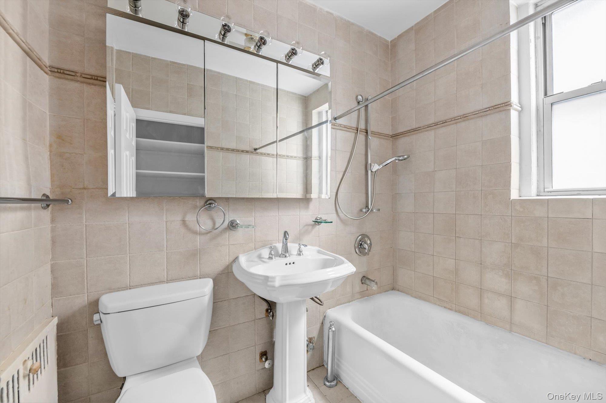 111-15 75th Avenue # 4K, Forest Hills, NY 11375