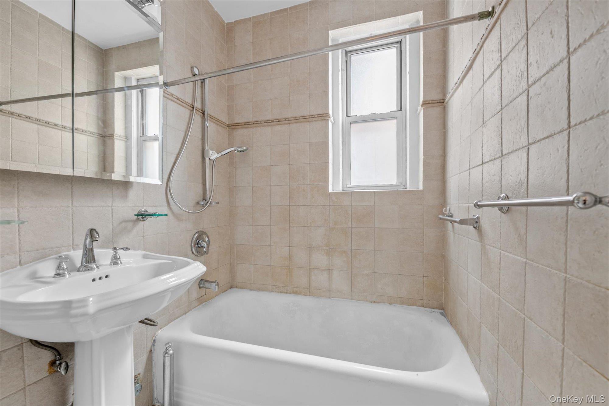 111-15 75th Avenue # 4K, Forest Hills, NY 11375