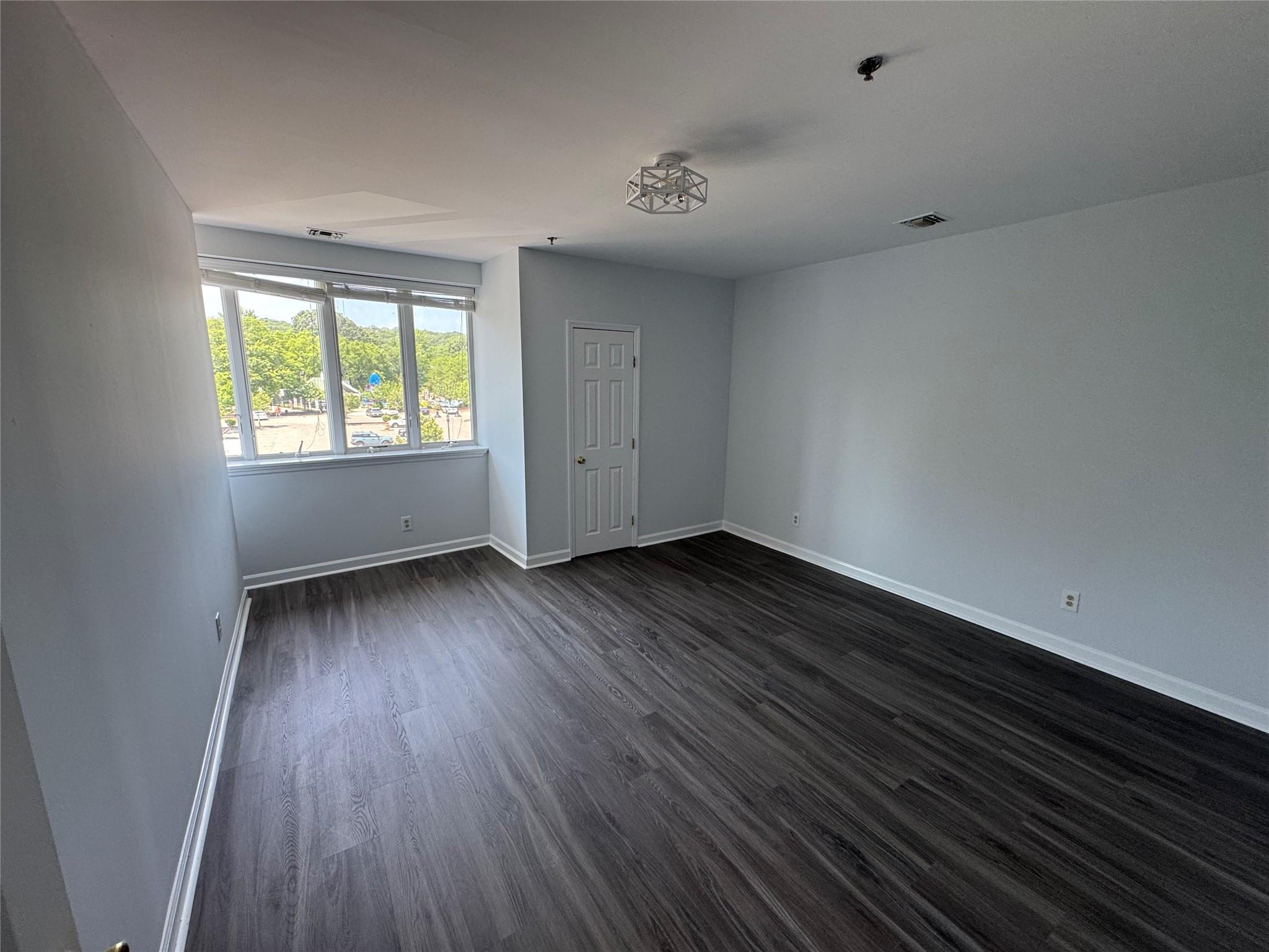 210 Main Street # 8, Port Jefferson, NY 11777