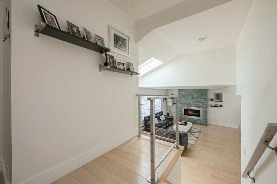 17 Keswick Lane, Plainview, NY 11803