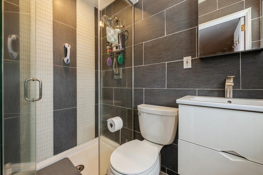 17 Keswick Lane, Plainview, NY 11803