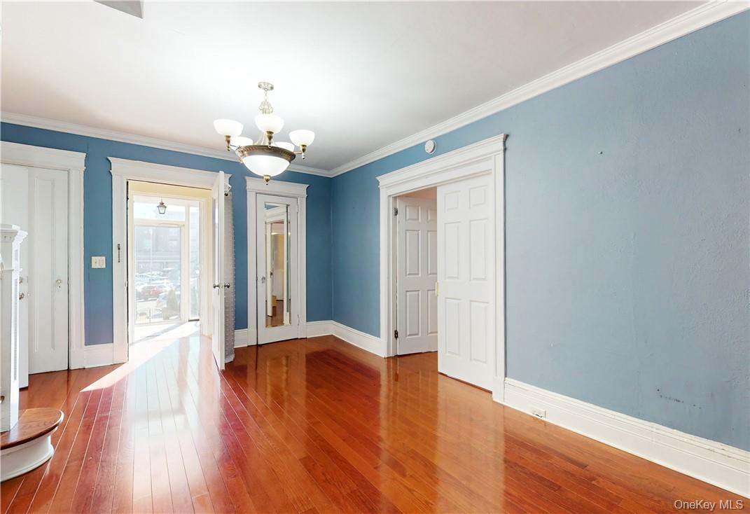 14 Hamilton Avenue, New Rochelle, NY 10801