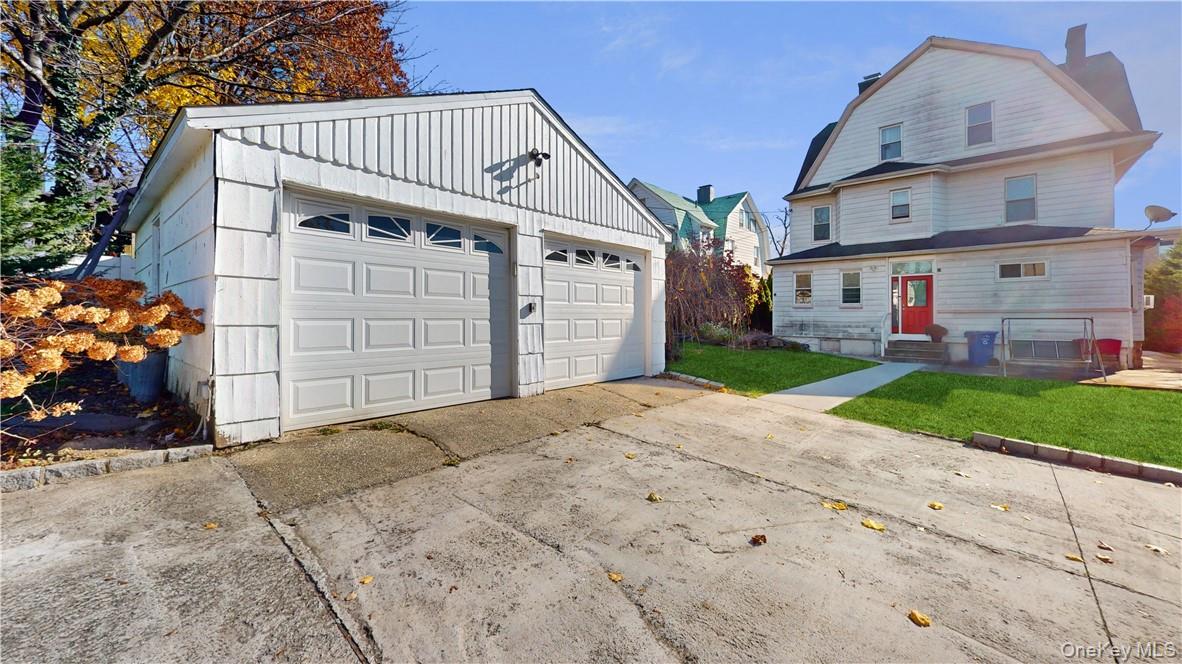 14 Hamilton Avenue, New Rochelle, NY 10801