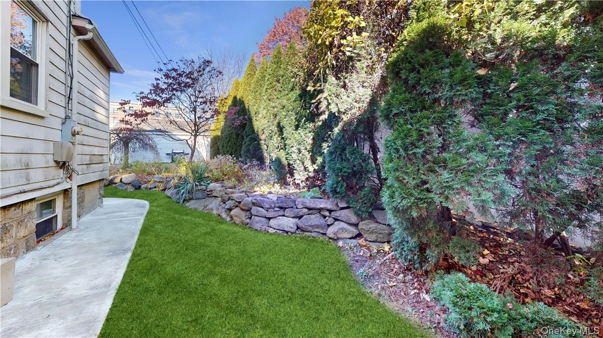 14 Hamilton Avenue, New Rochelle, NY 10801