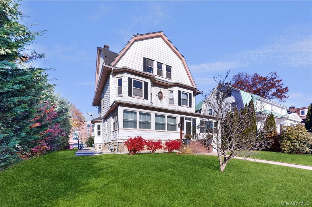 14 Hamilton Avenue, New Rochelle, NY 10801