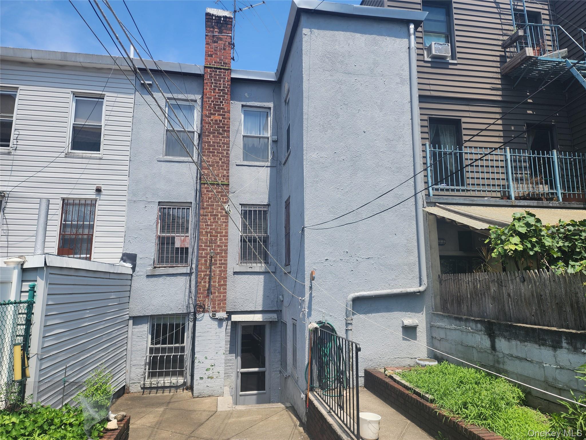 40 Powers Street, Brooklyn, NY 11211