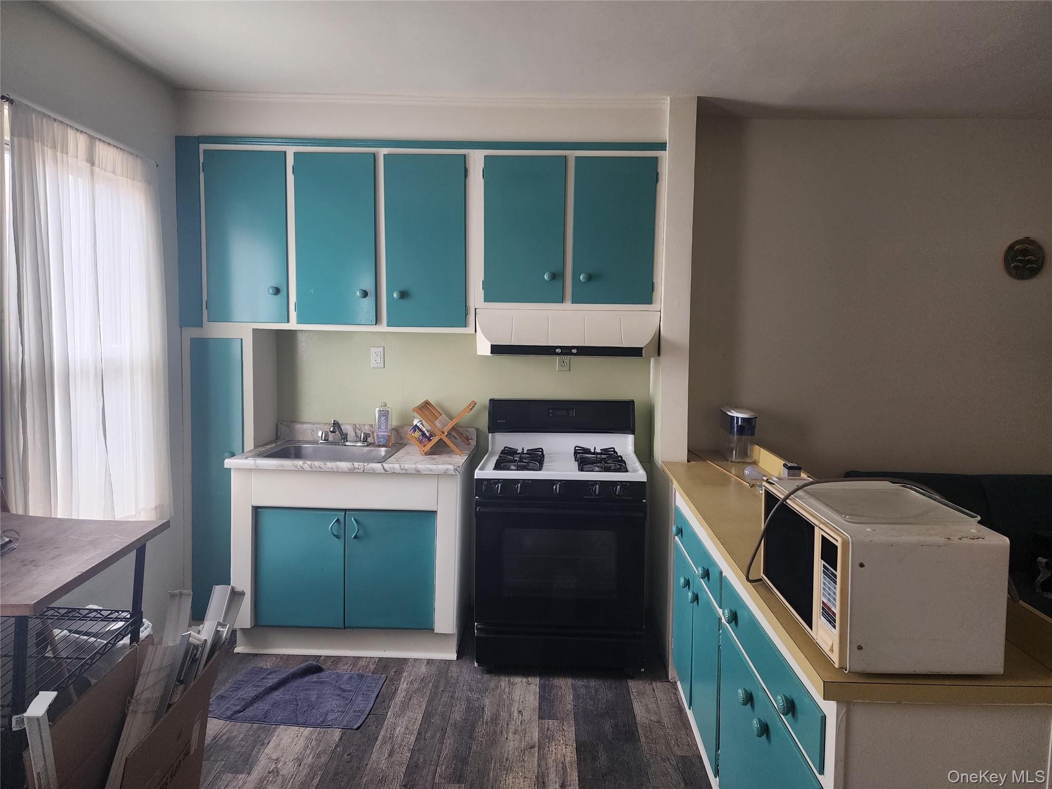 40 Powers Street, Brooklyn, NY 11211