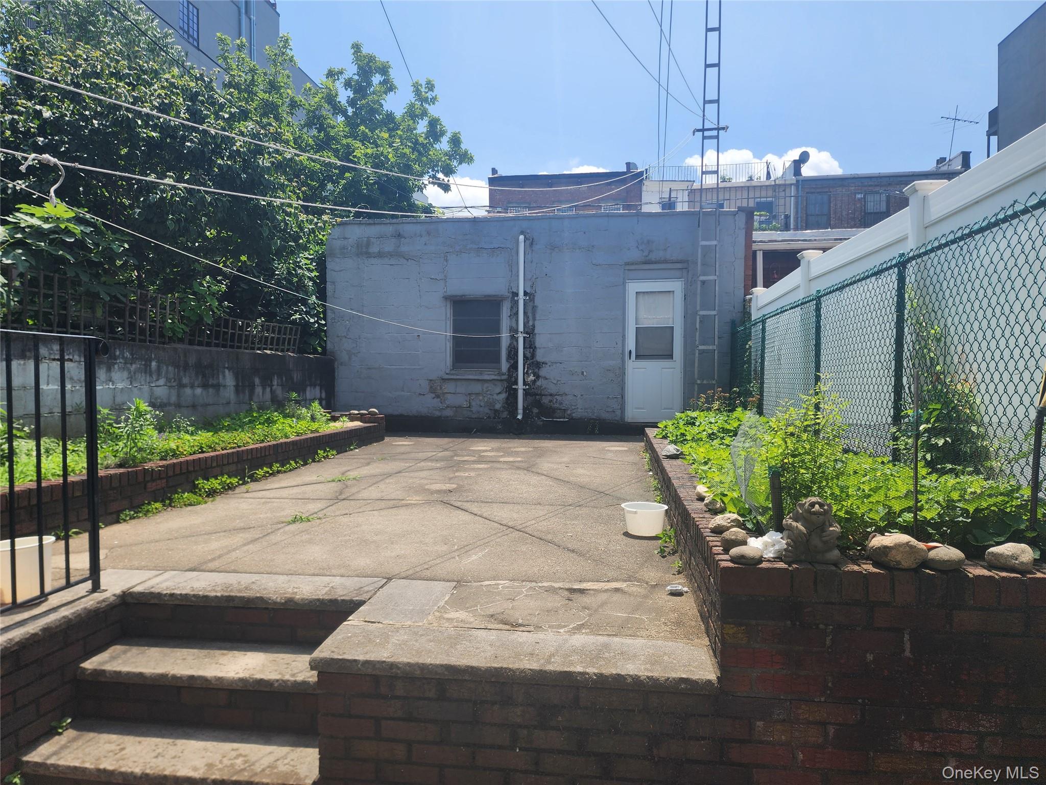 40 Powers Street, Brooklyn, NY 11211