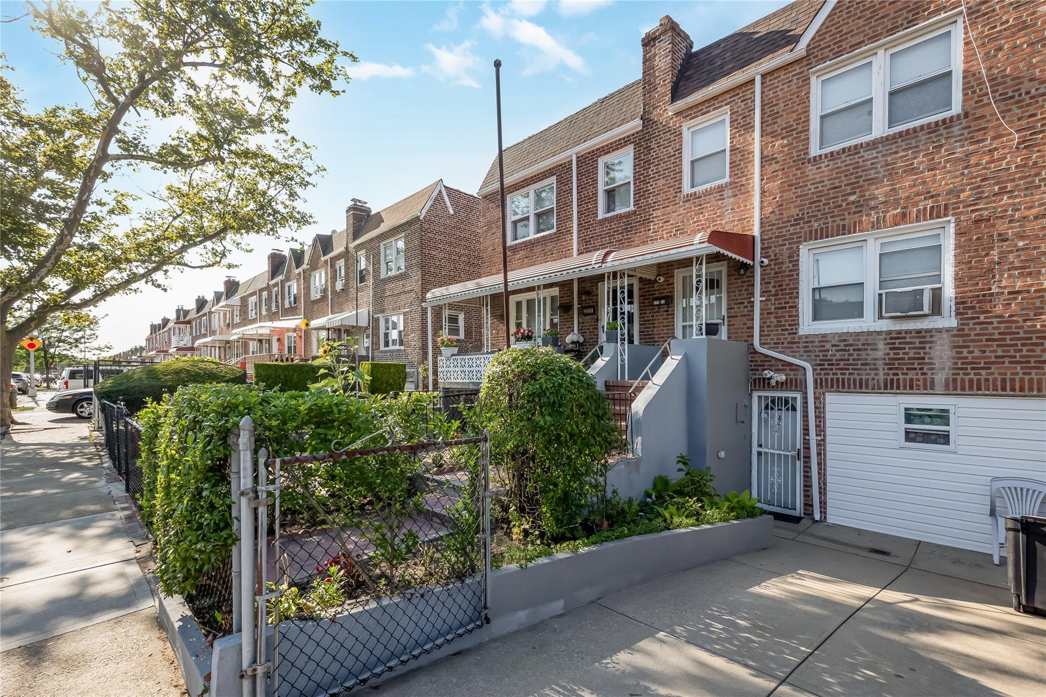 22533 Murdock Avenue, Cambria Heights, NY 11429
