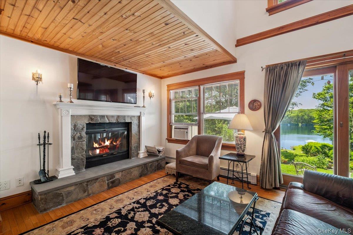 342 Lake Shore Road, Putnam Valley, NY 10579