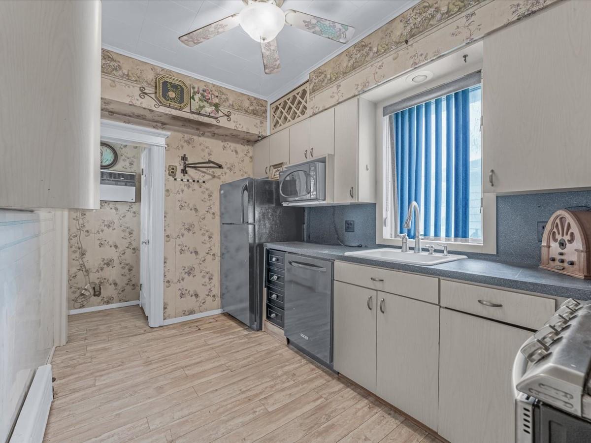 8944 98th Street, Woodhaven, NY 11421