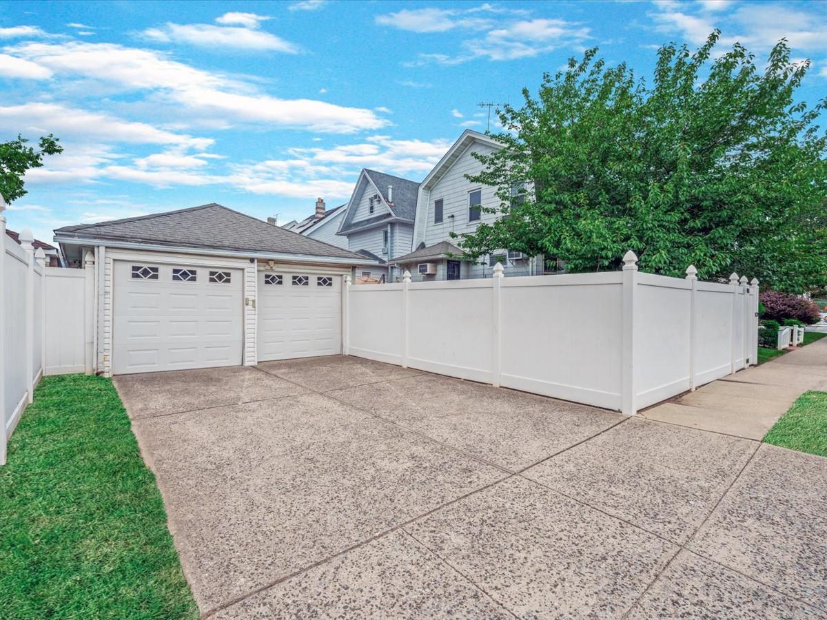 8944 98th Street, Woodhaven, NY 11421