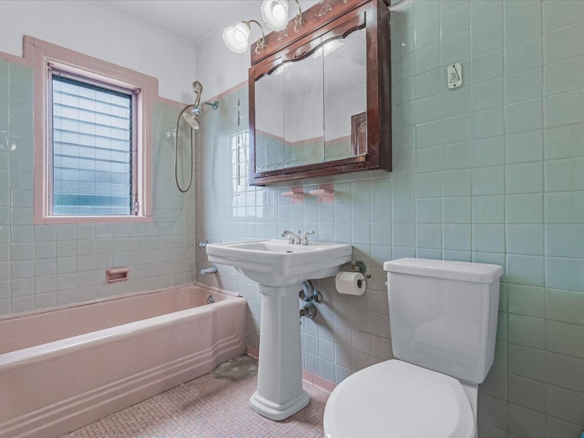 8944 98th Street, Woodhaven, NY 11421