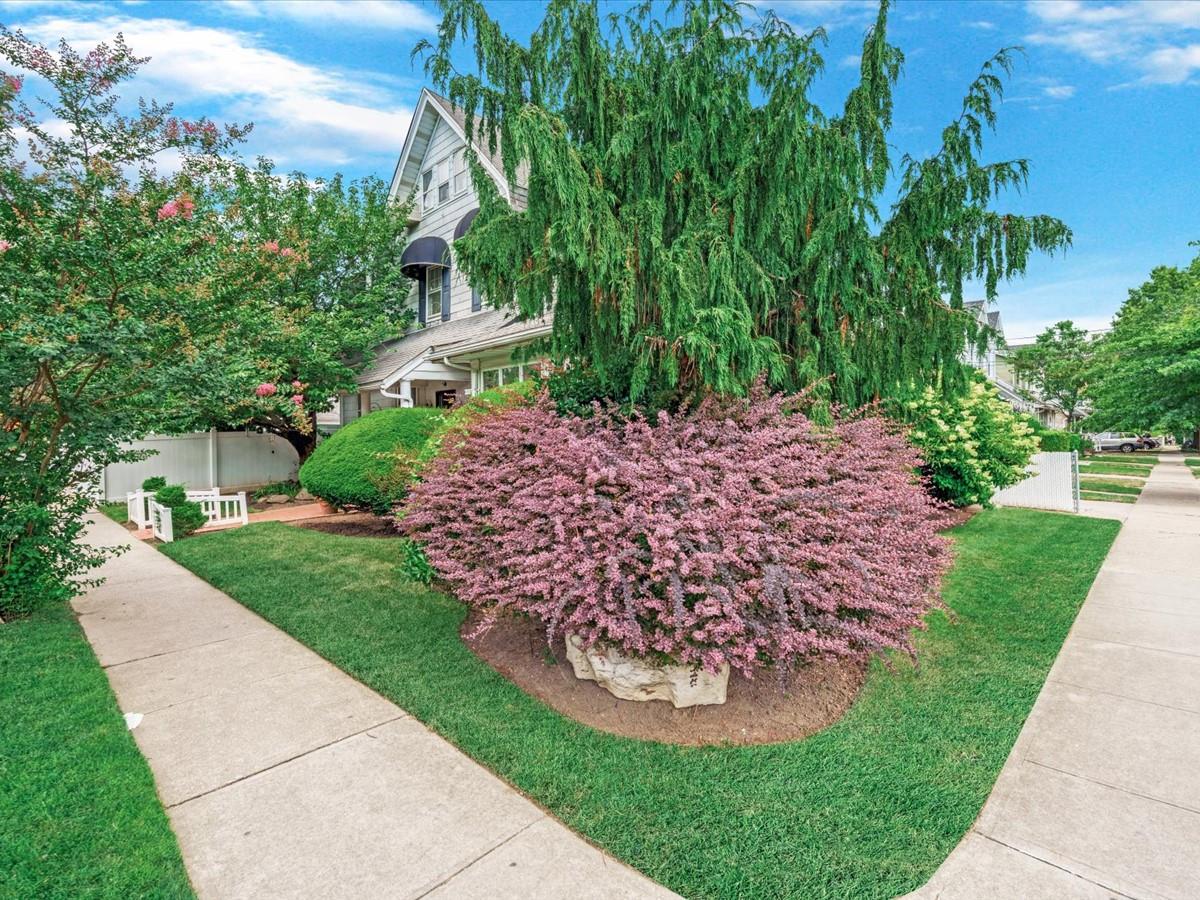 8944 98th Street, Woodhaven, NY 11421