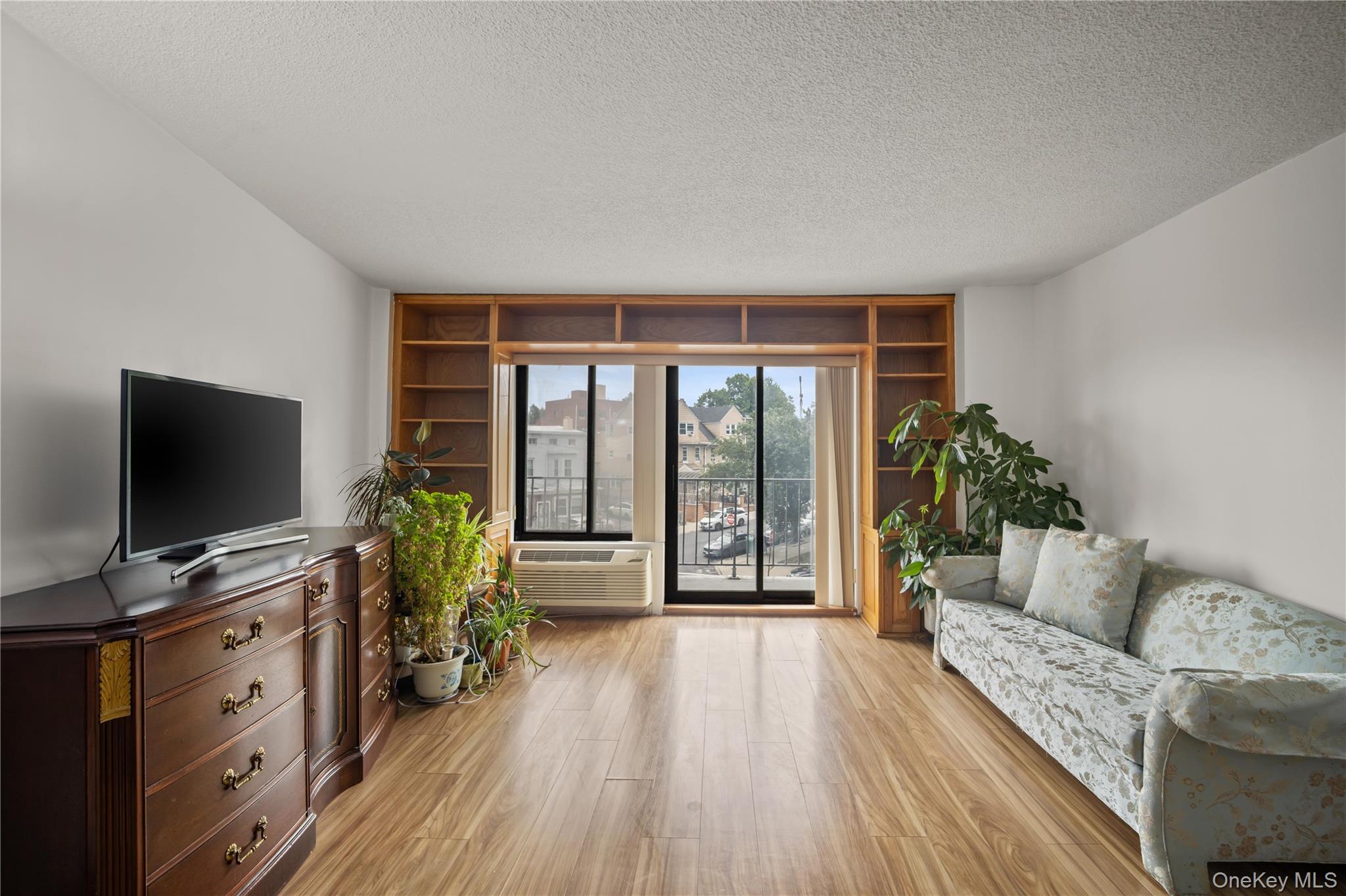 25-40 Shore Boulevard # 2E, Astoria, NY 11102