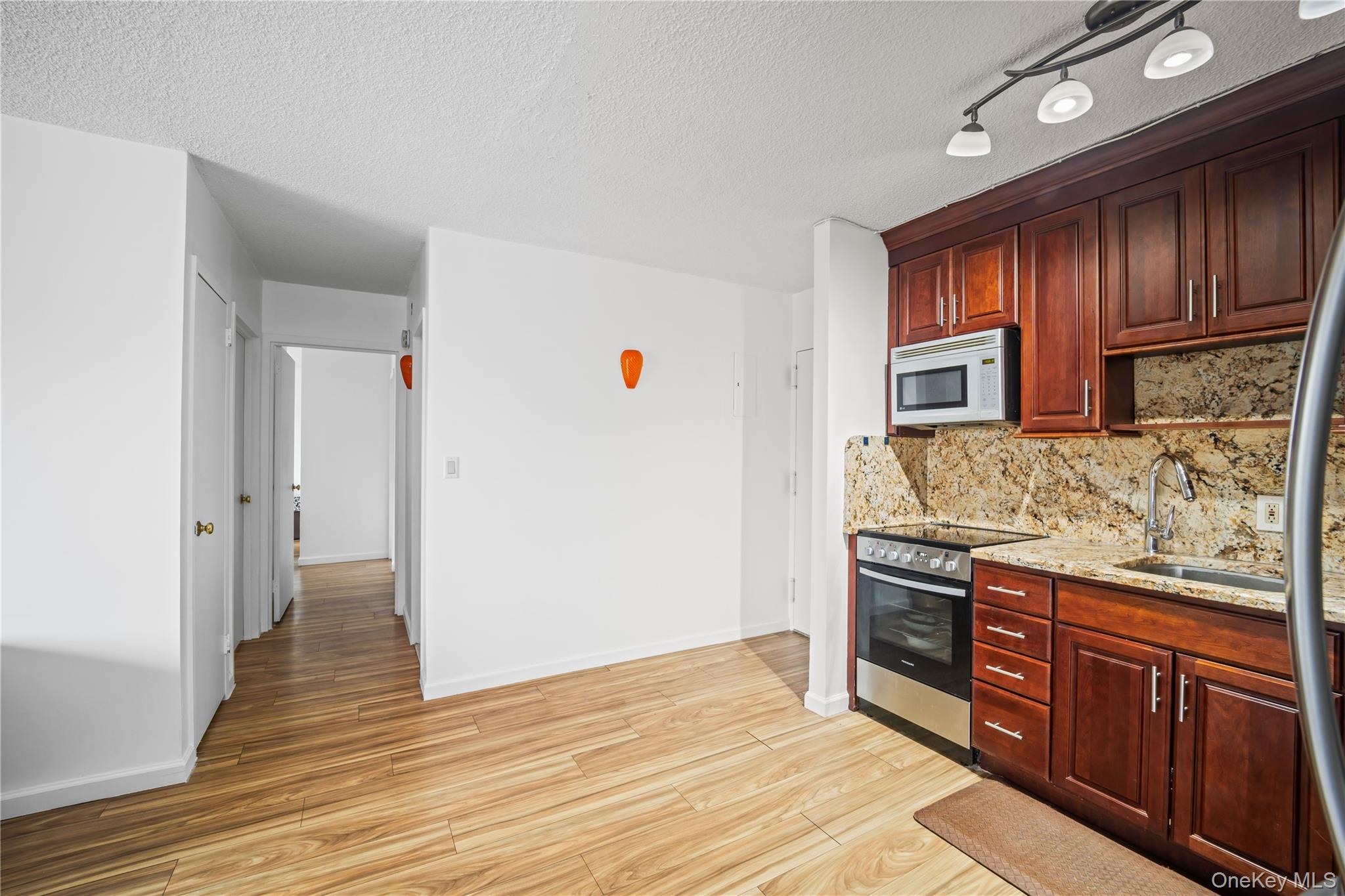 25-40 Shore Boulevard # 2E, Astoria, NY 11102