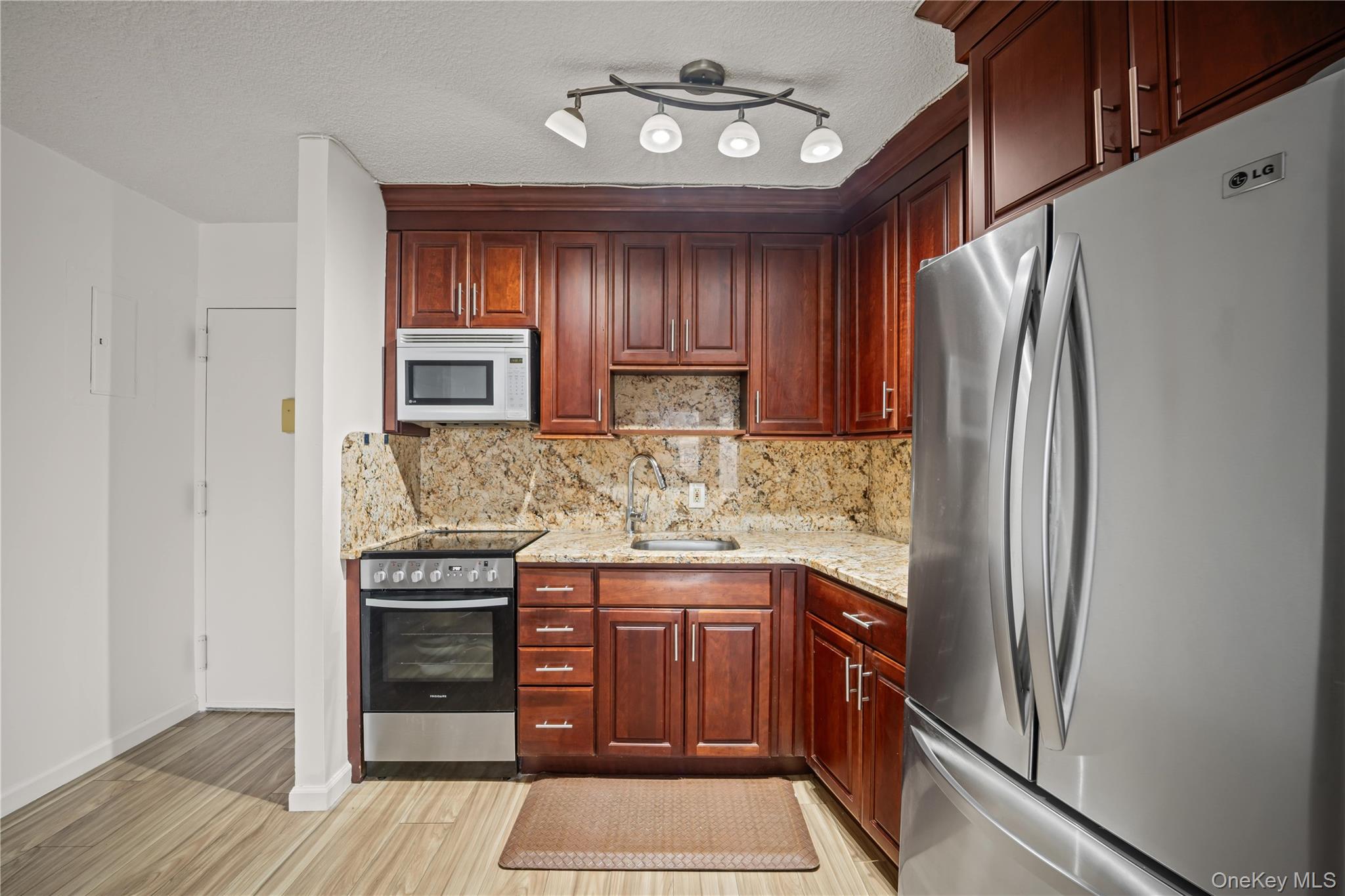 25-40 Shore Boulevard # 2E, Astoria, NY 11102