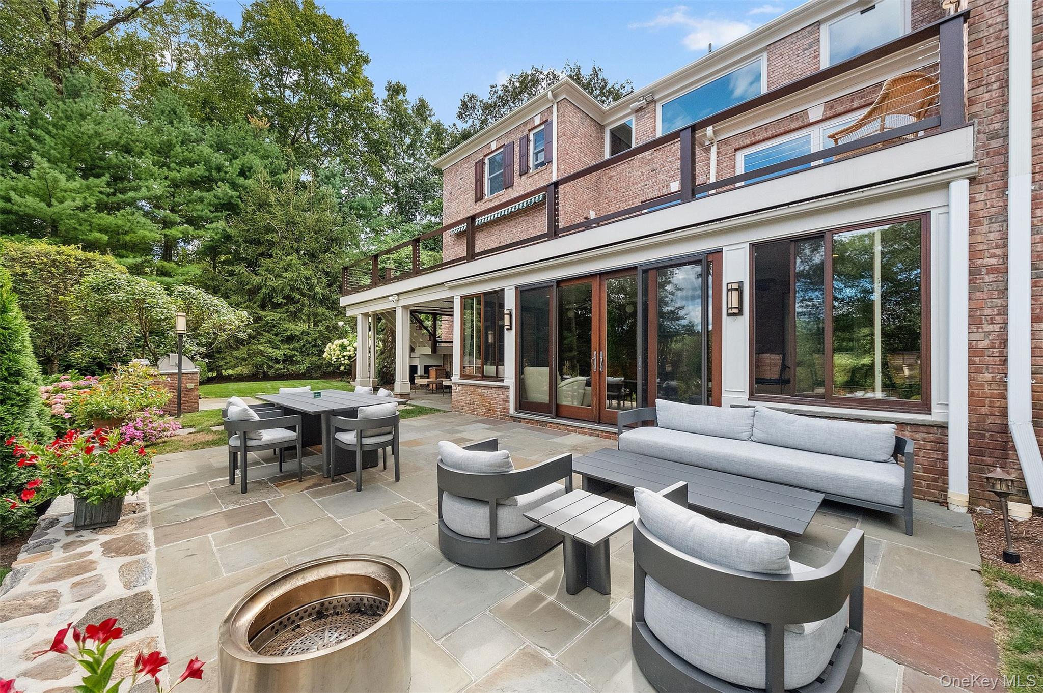 8 Ridgeview Circle, Armonk, NY 10504