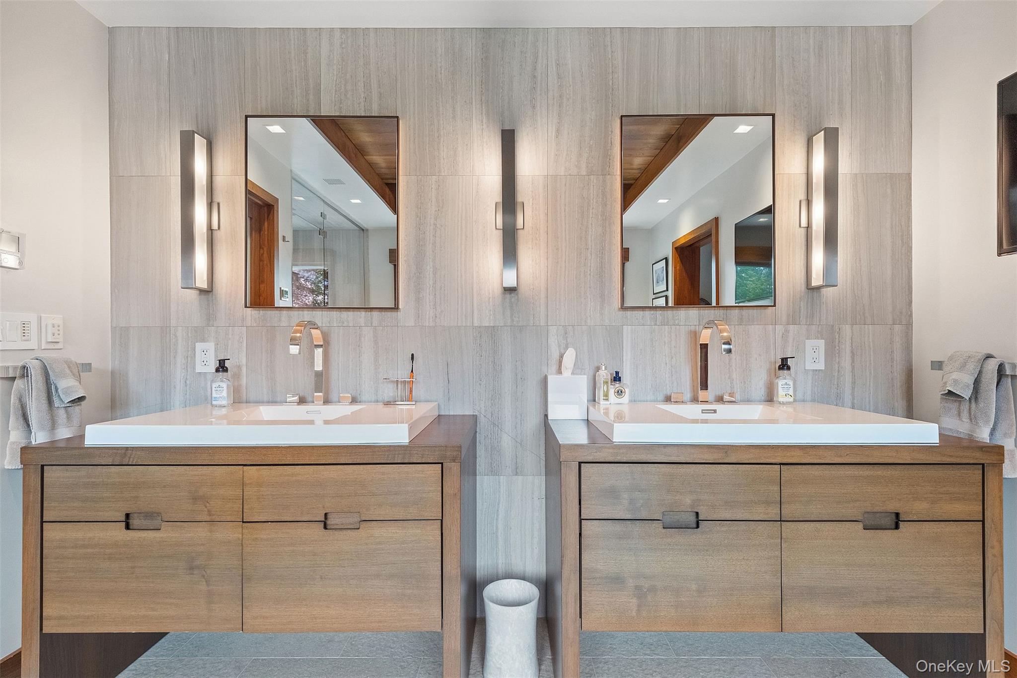 8 Ridgeview Circle, Armonk, NY 10504