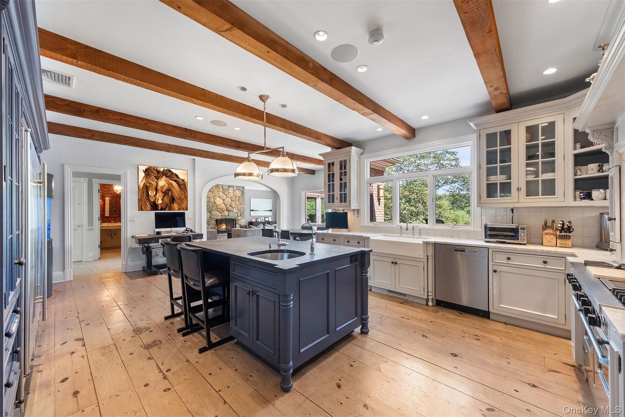 8 Ridgeview Circle, Armonk, NY 10504