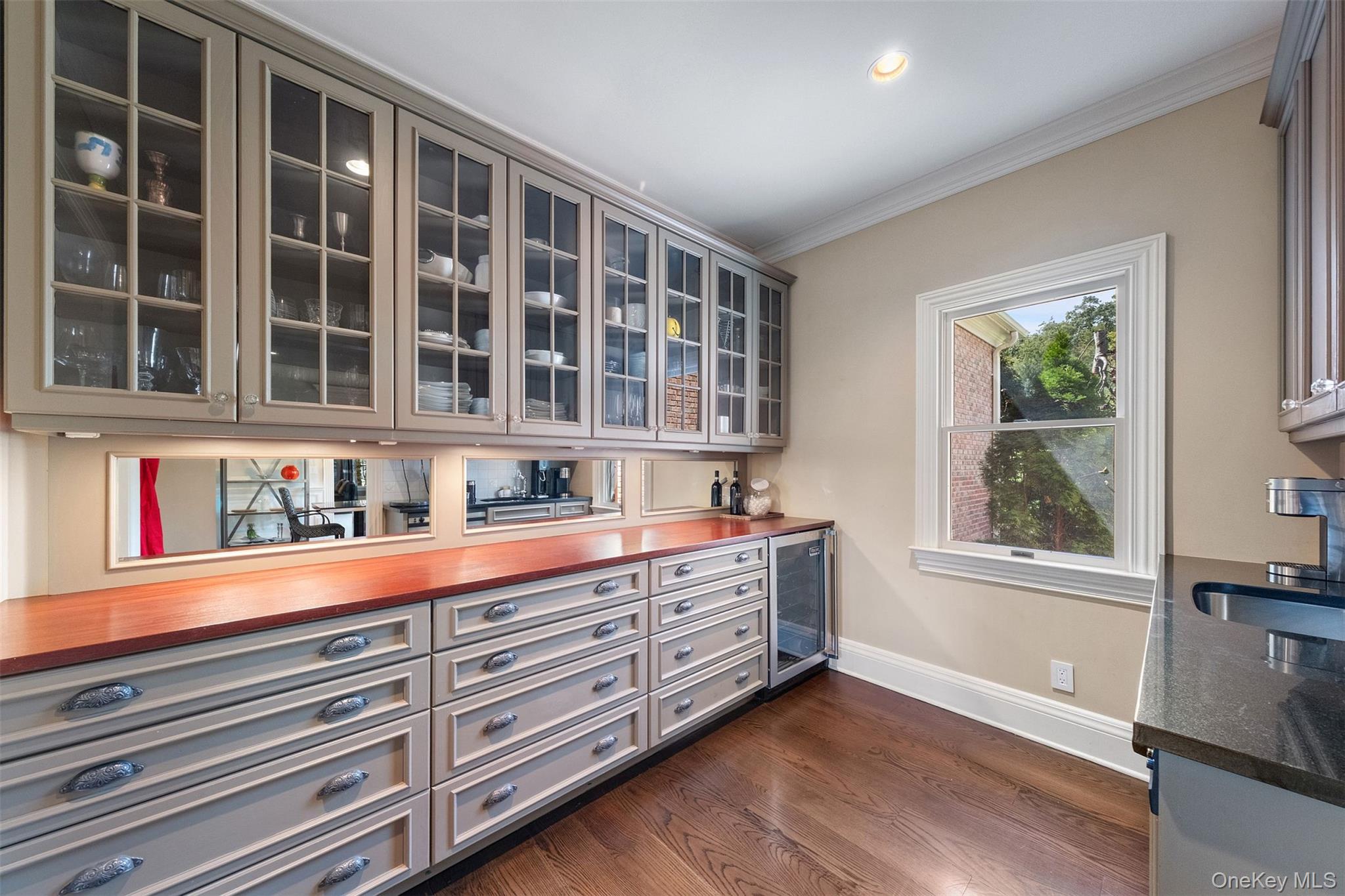 8 Ridgeview Circle, Armonk, NY 10504