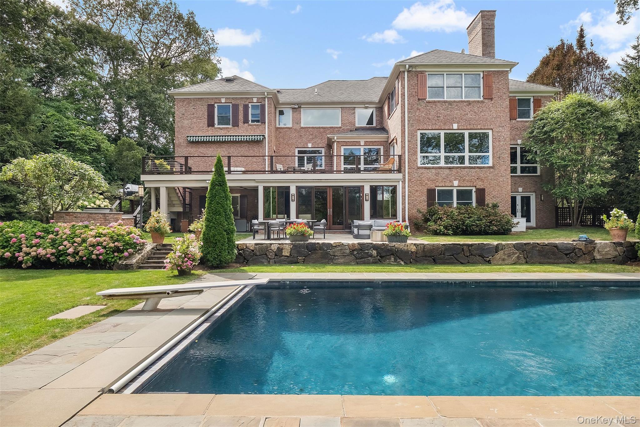 8 Ridgeview Circle, Armonk, NY 10504