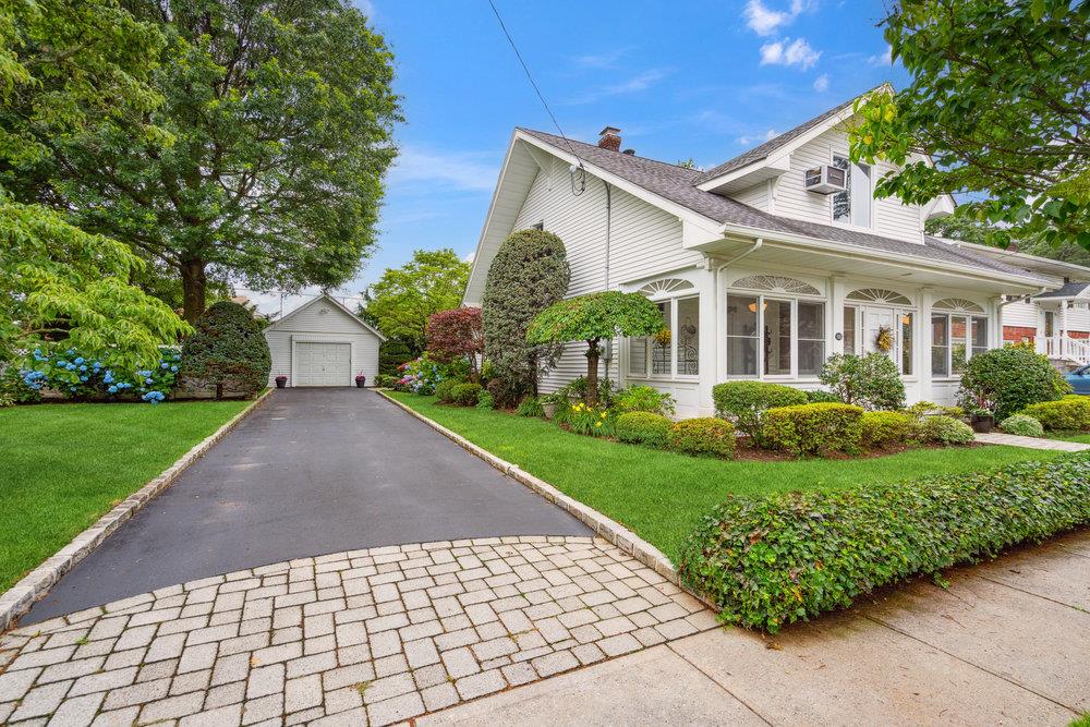 101 Norwood Avenue, Malverne, NY 11565