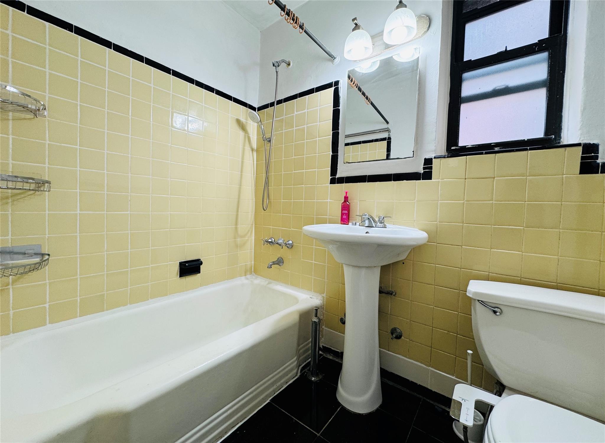 99-63 66th Avenue # E2, Rego Park, NY 11374