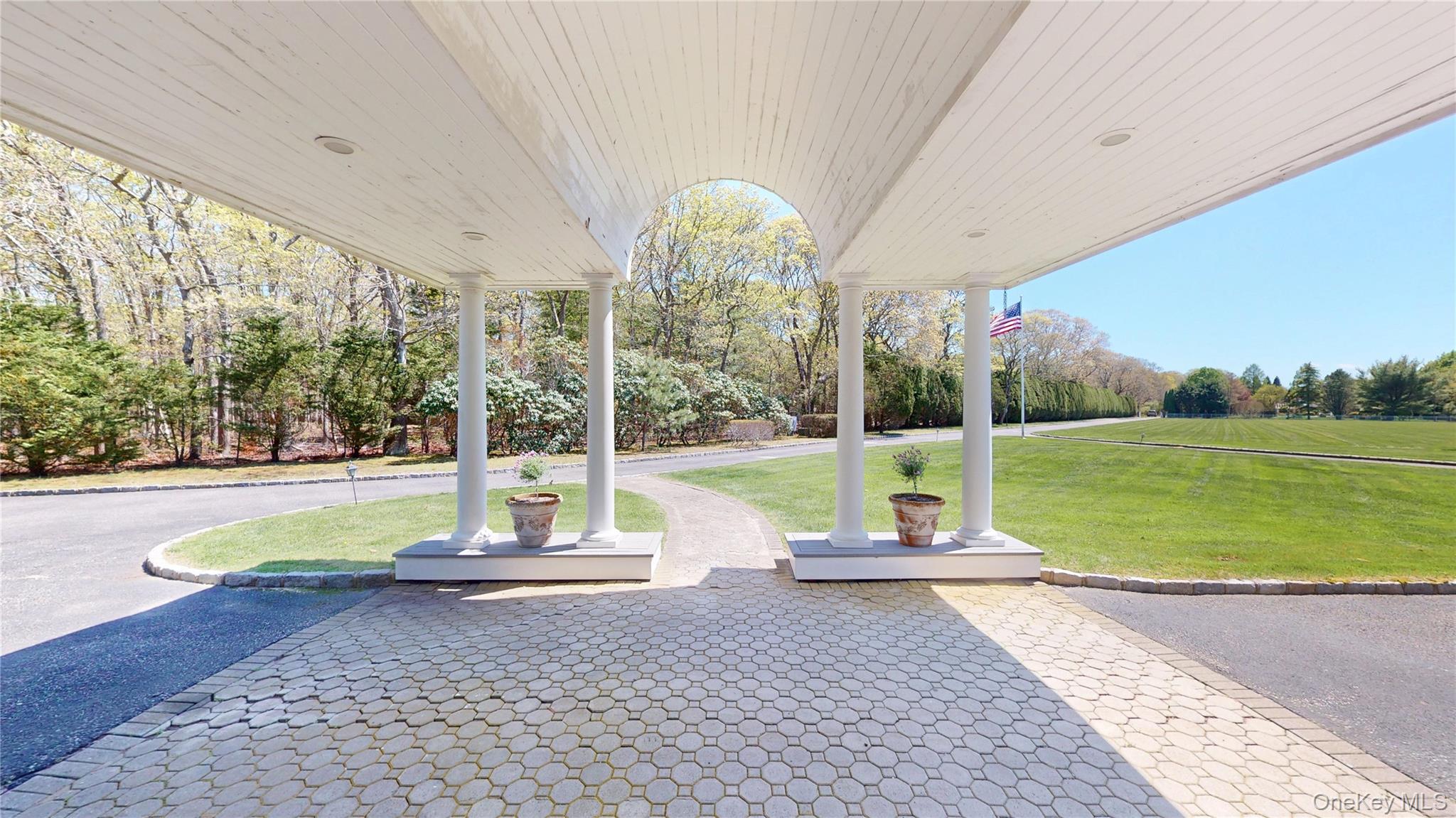 124 Montauk Highway, Westhampton, NY 11977