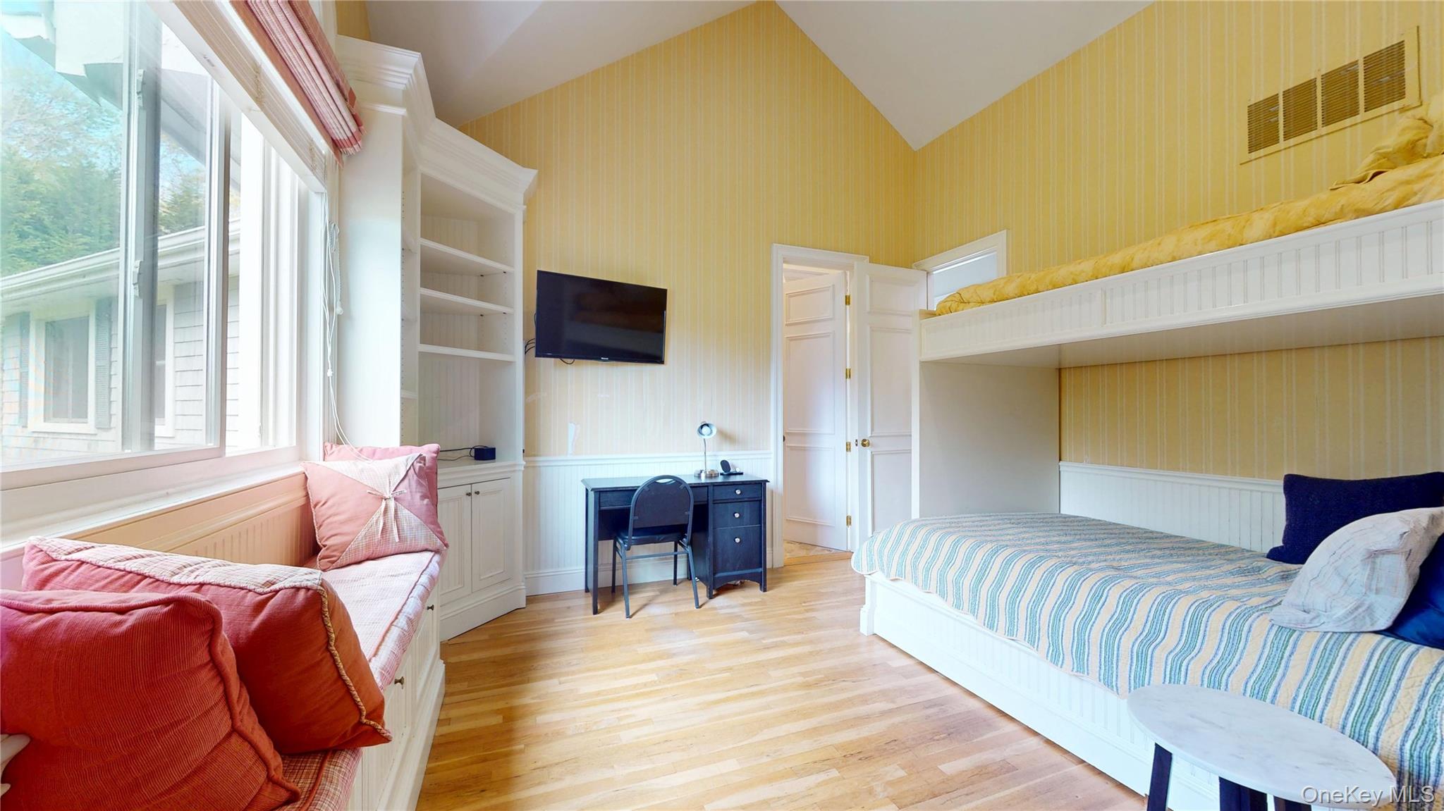 124 Montauk Highway, Westhampton, NY 11977