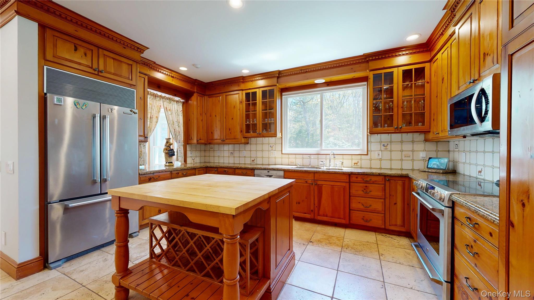 124 Montauk Highway, Westhampton, NY 11977