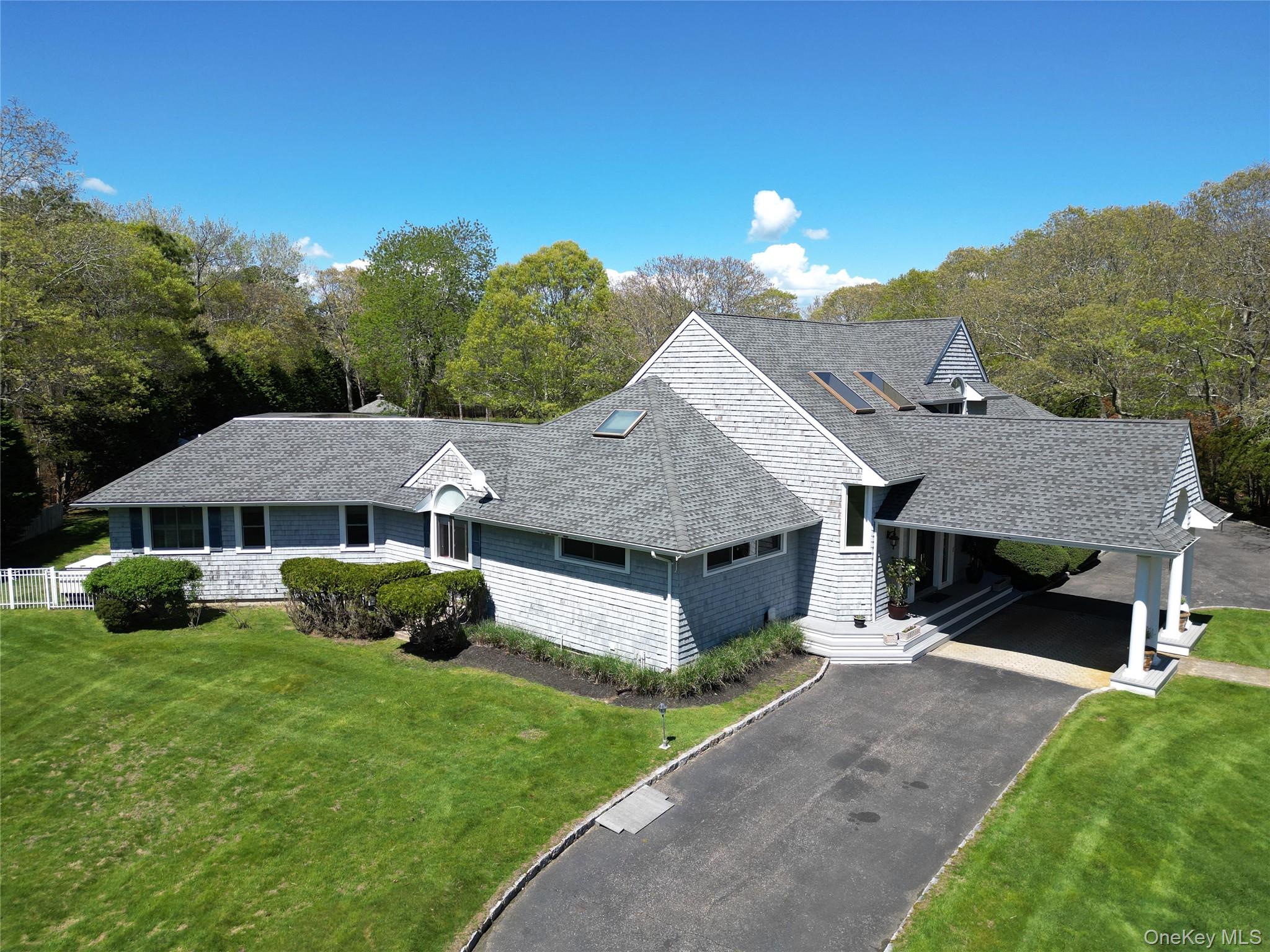 124 Montauk Highway, Westhampton, NY 11977