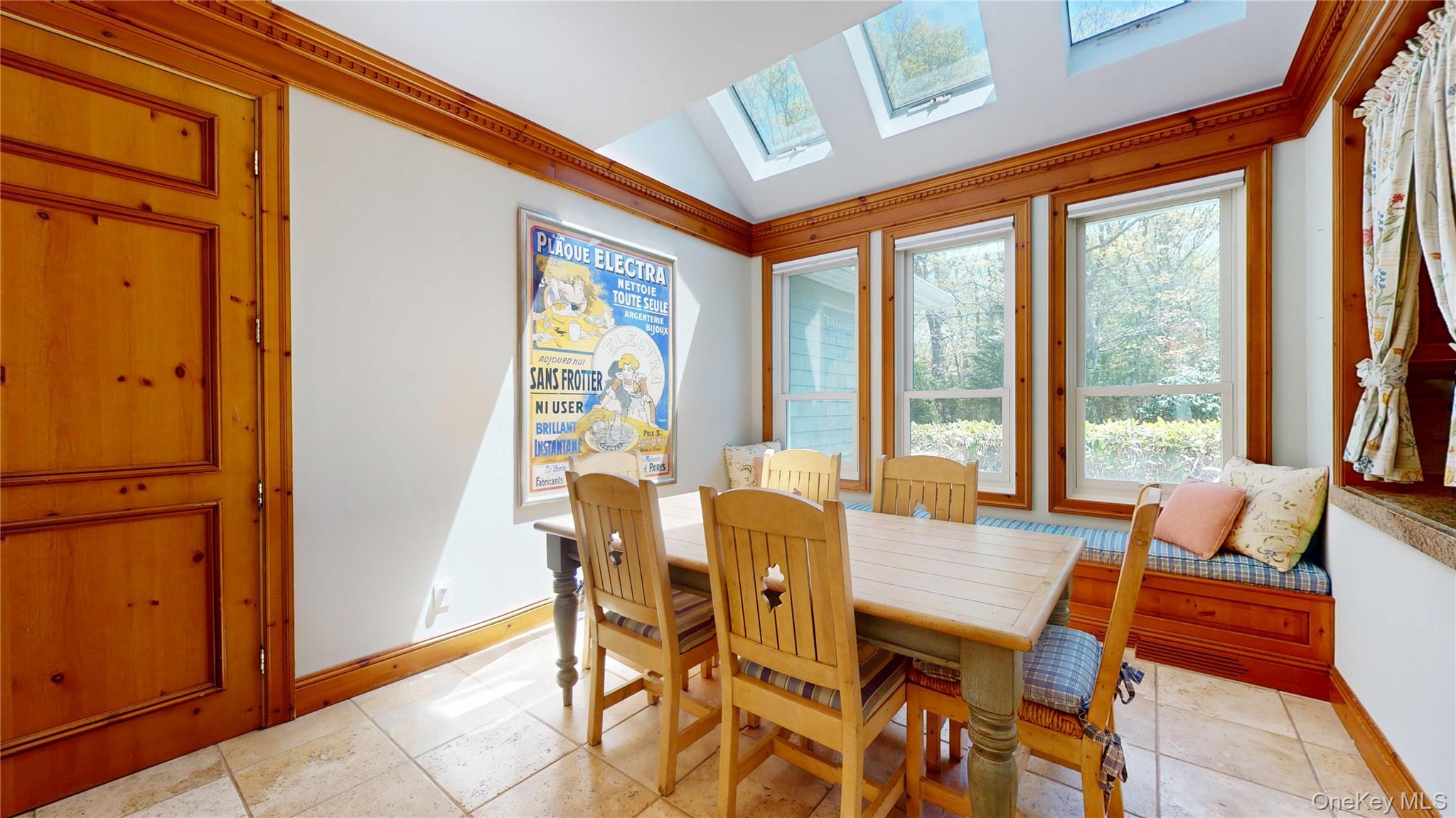 124 Montauk Highway, Westhampton, NY 11977