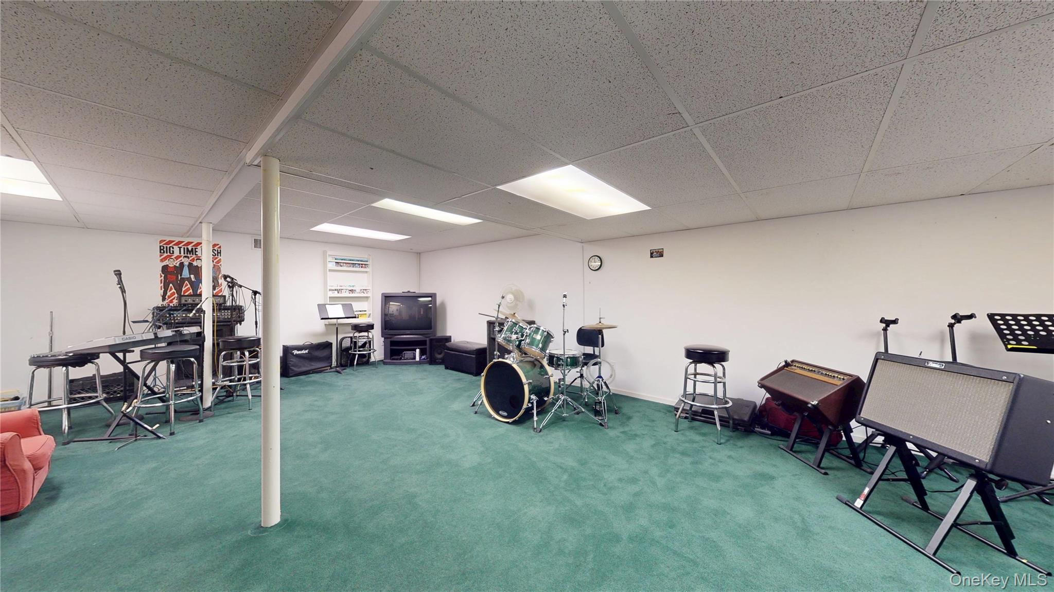 124 Montauk Highway, Westhampton, NY 11977