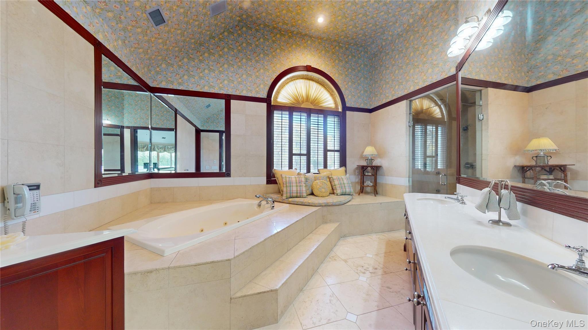 124 Montauk Highway, Westhampton, NY 11977