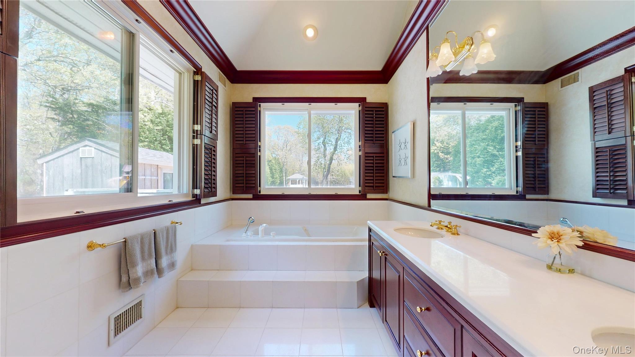 124 Montauk Highway, Westhampton, NY 11977