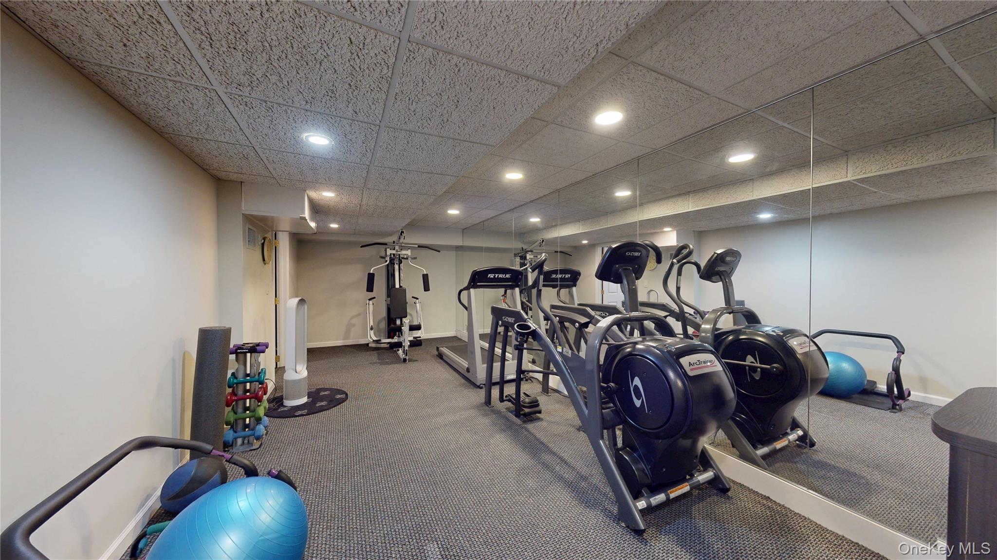 124 Montauk Highway, Westhampton, NY 11977