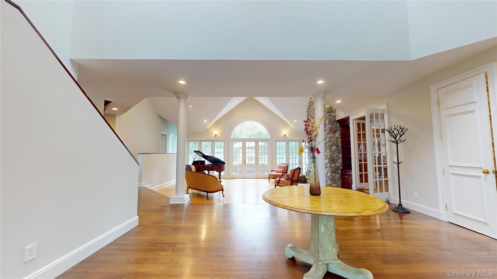 124 Montauk Highway, Westhampton, NY 11977