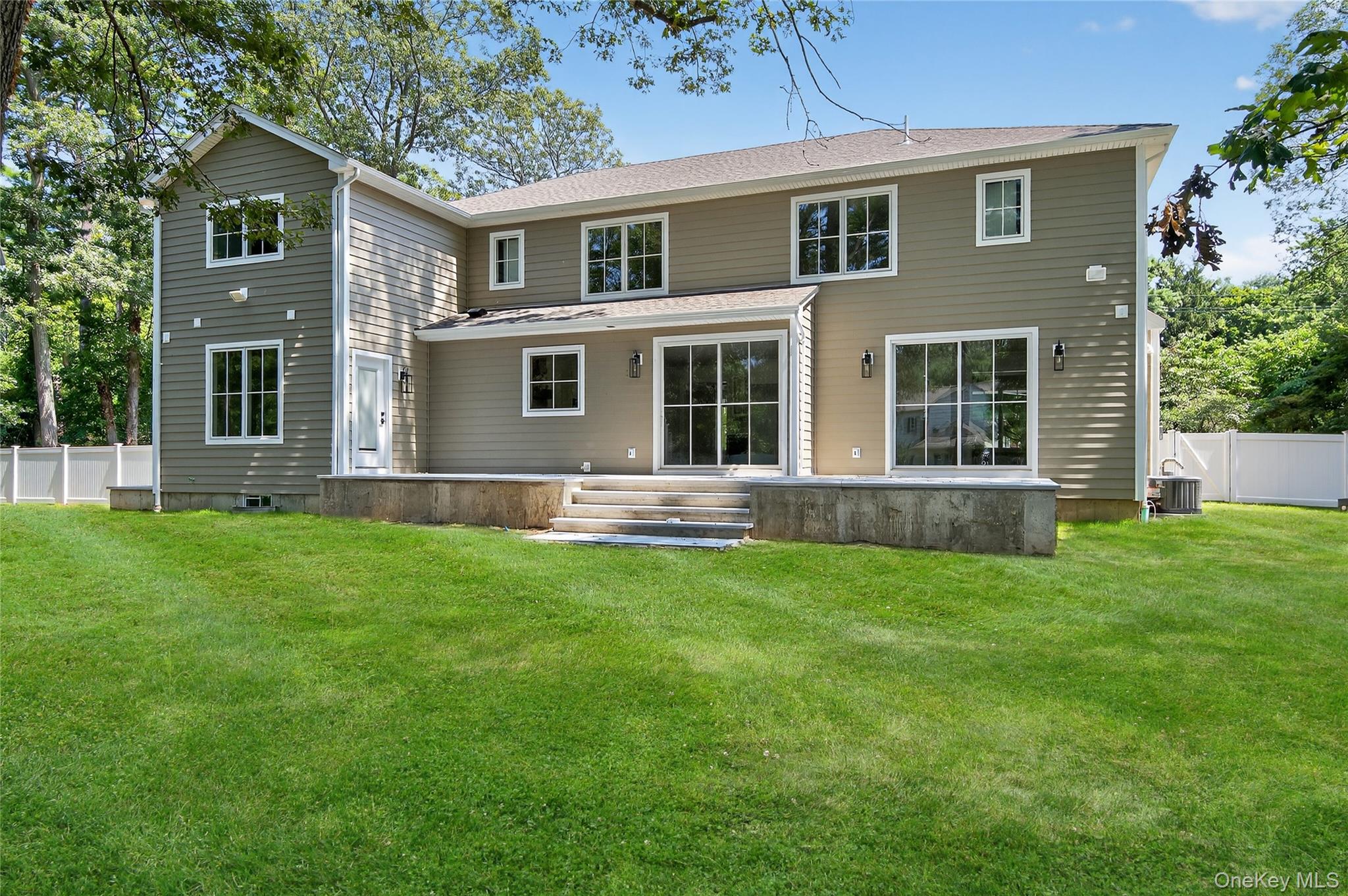 654 Caledonia Road, Dix Hills, NY 11746