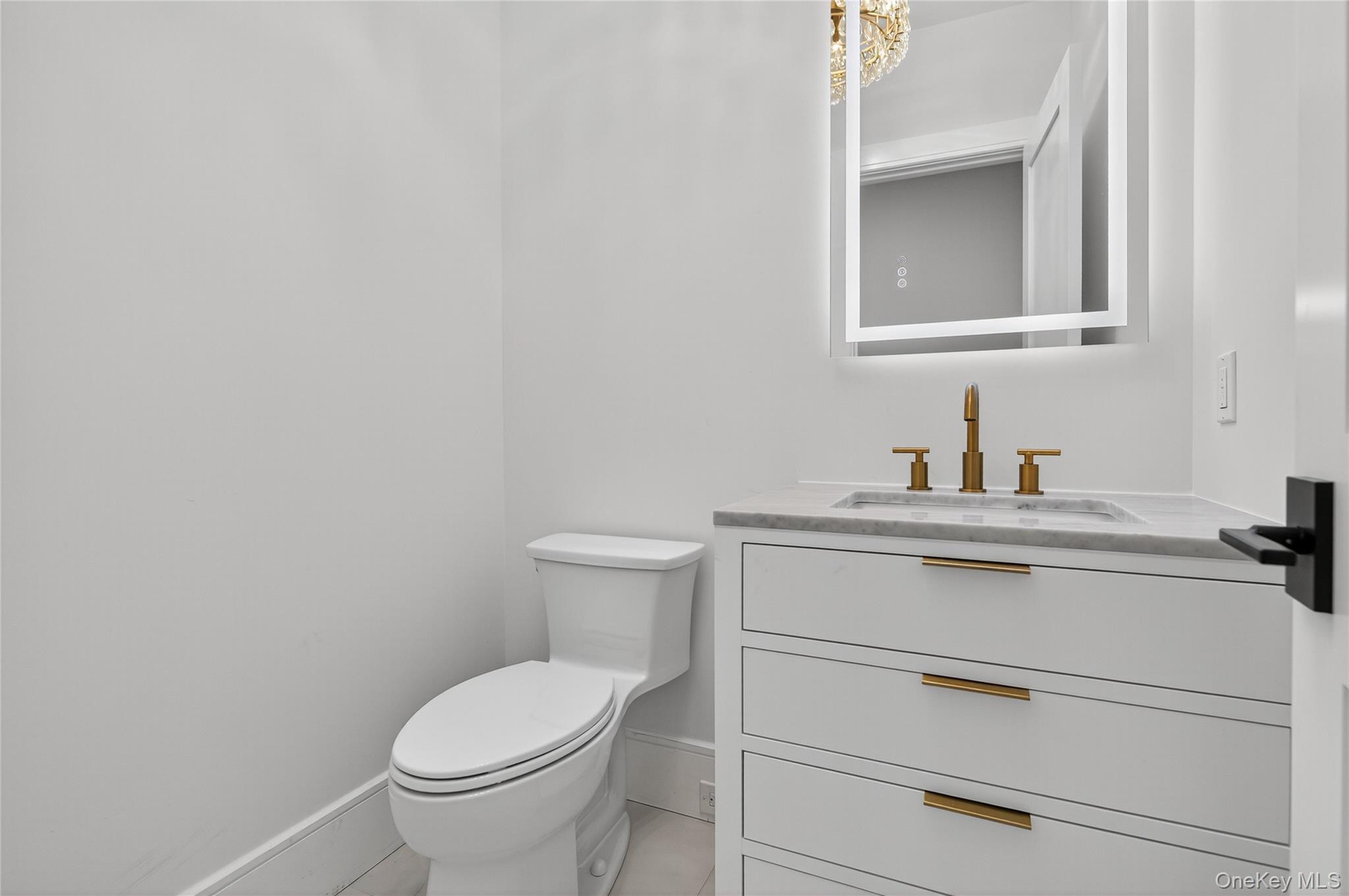 654 Caledonia Road, Dix Hills, NY 11746